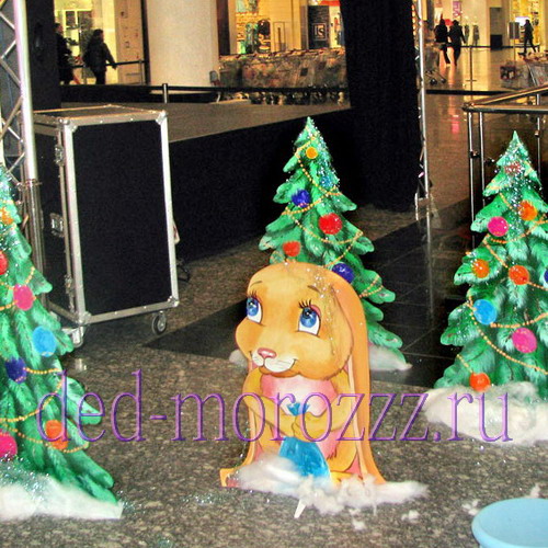 декорации елки и зайчик