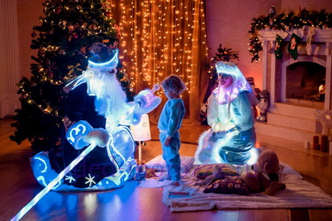 Диодное шоу с Дедом Морозом и Снегурочкой