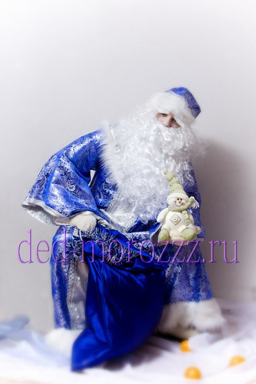 Дед Мороз и Снегурочка в лесу